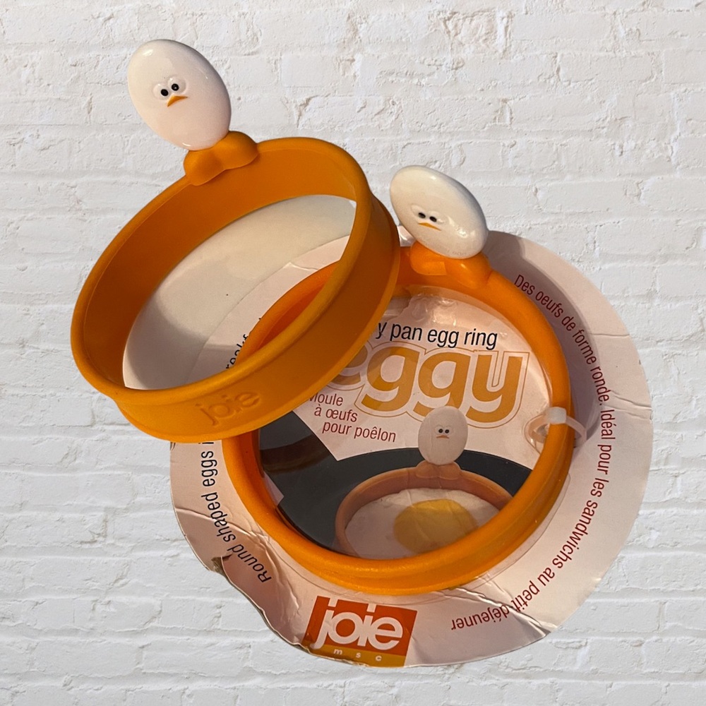 💕 🛍🏙3️⃣ for $1️⃣5️⃣ Bundle of 2 Joie eggy fry pan egg ring